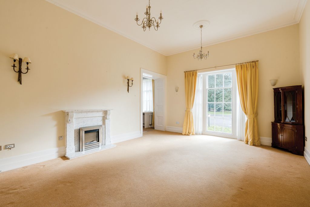 2 bed maisonette for saleRepton Hall, Carriage Drive, Bristol BS10 photo 3