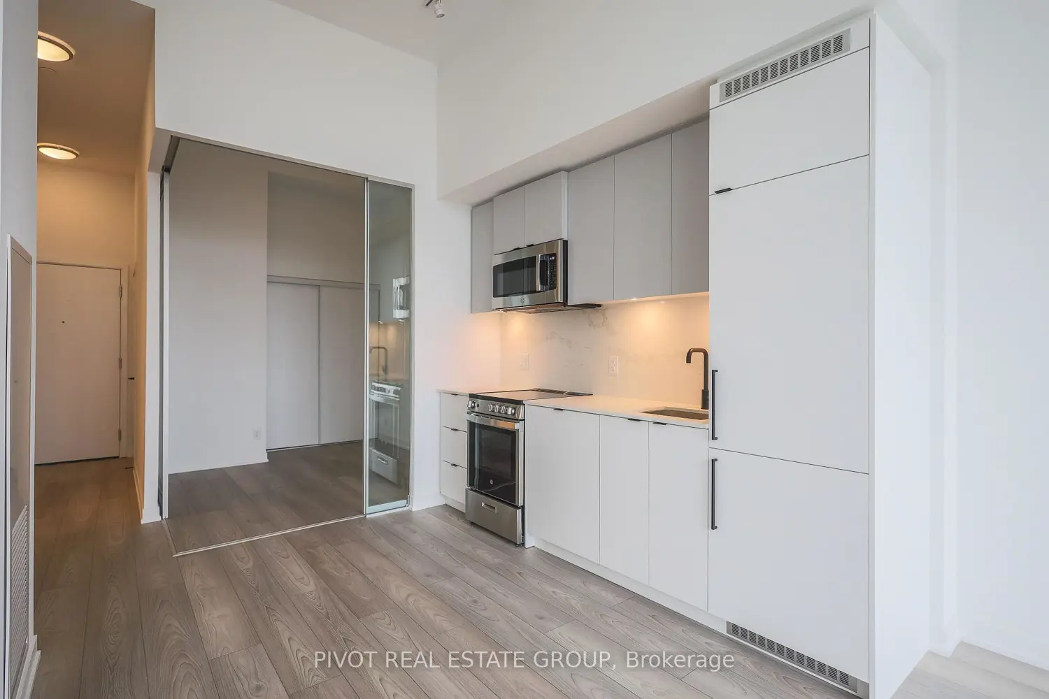 285 Dufferin Street 715 photo 3