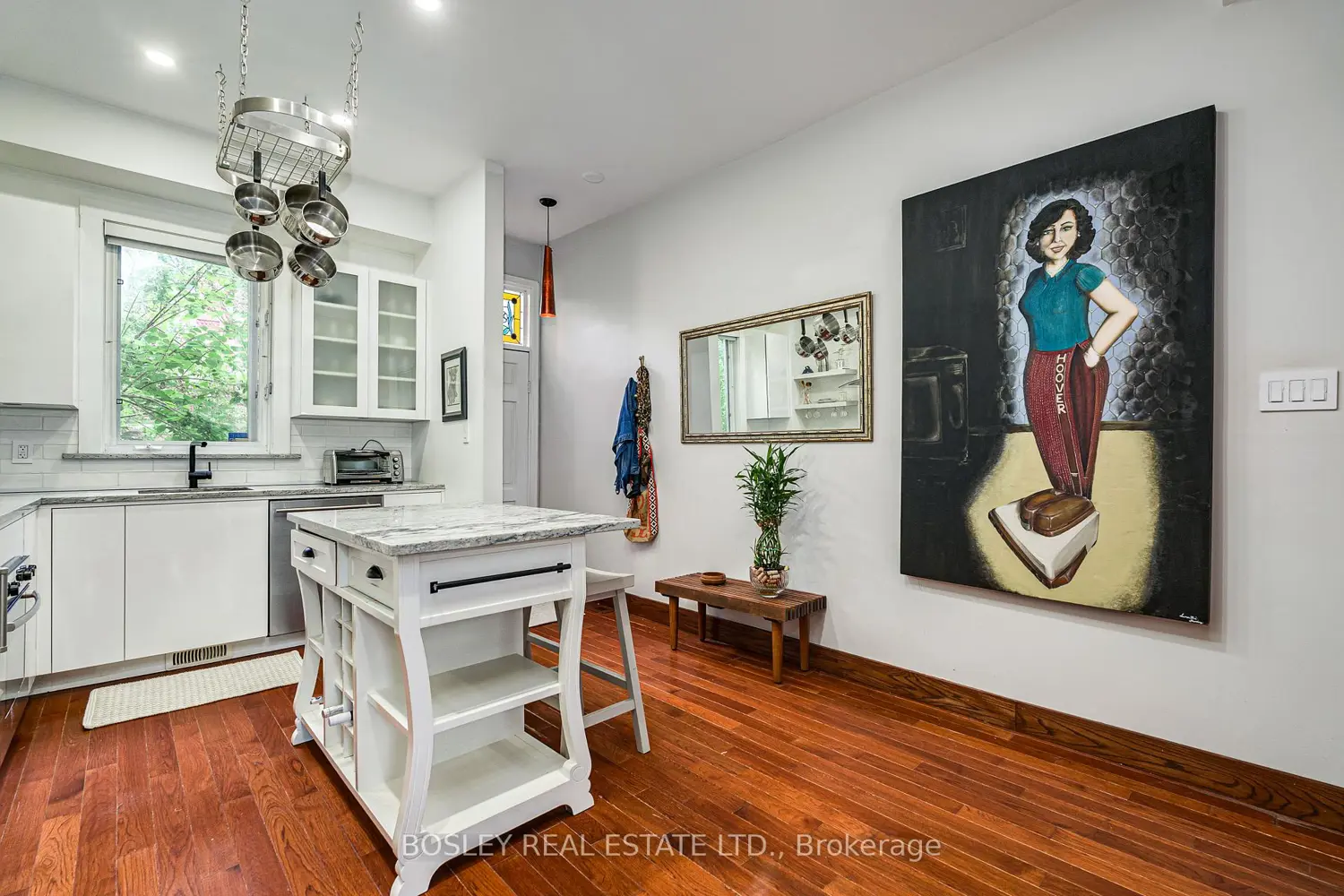 16 Blong Avenue photo 4