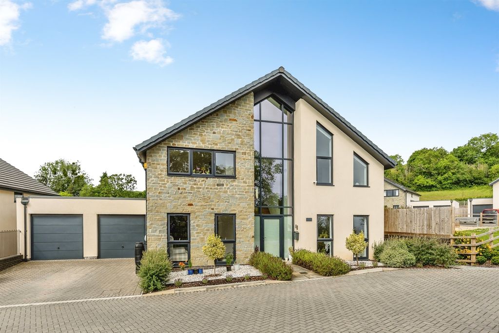 4 bed detached house for saleHaw Wood Drive, Bristol BS10