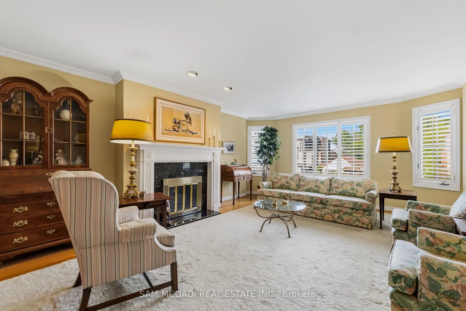 690 Oriole Parkway photo 2