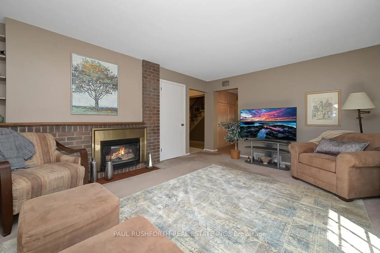 10 Cosburn Avenue photo 4