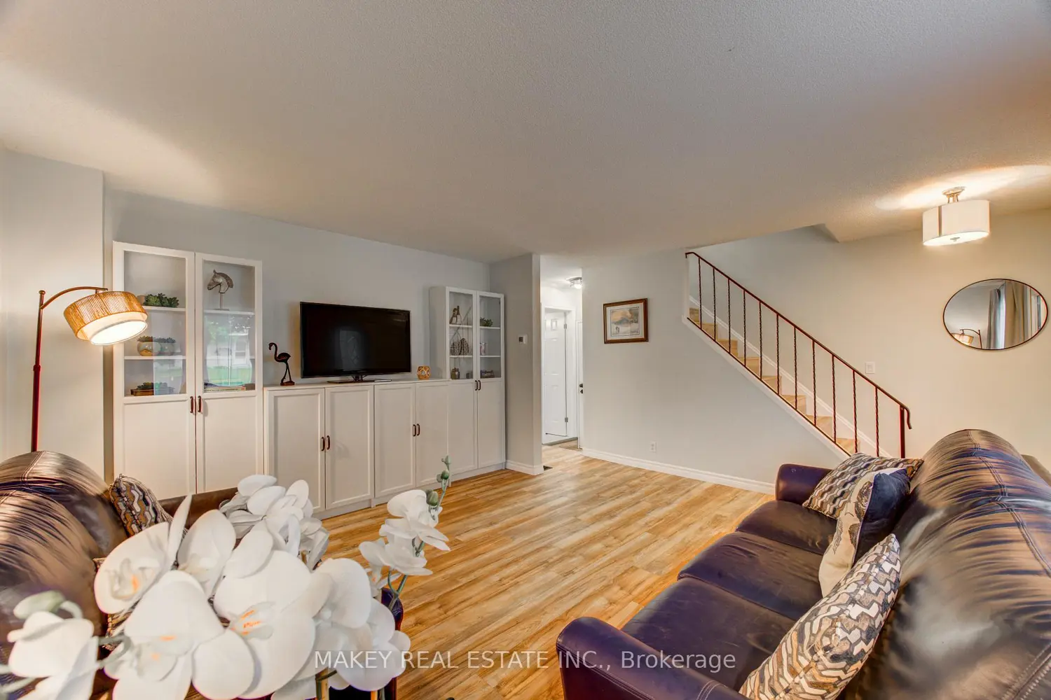 410 Odlum Drive photo 4