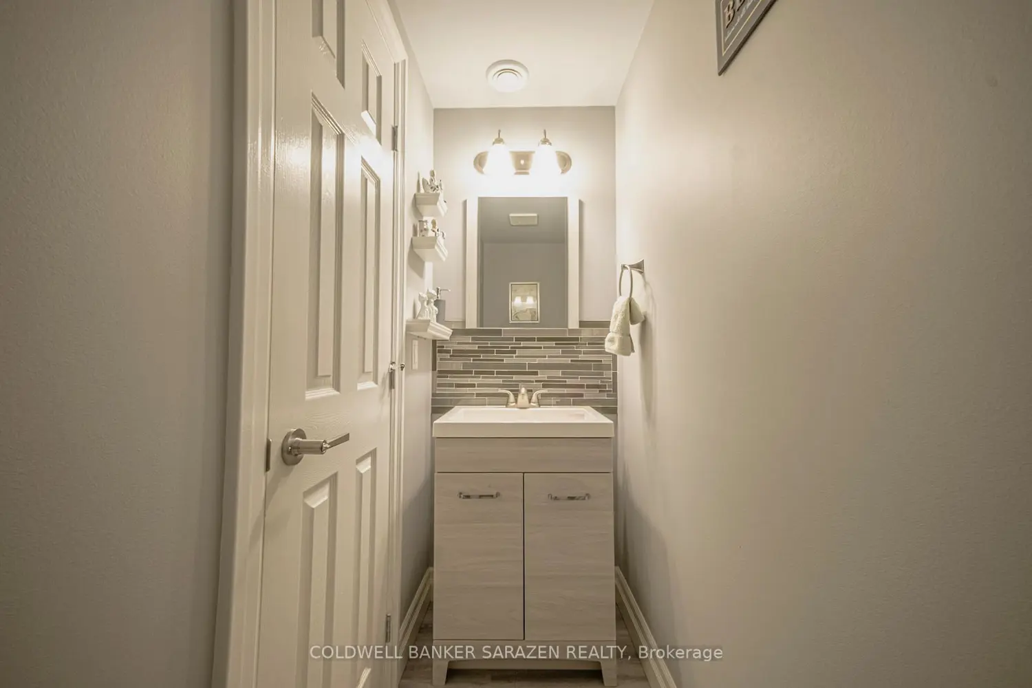 818 Eighth Street photo 3