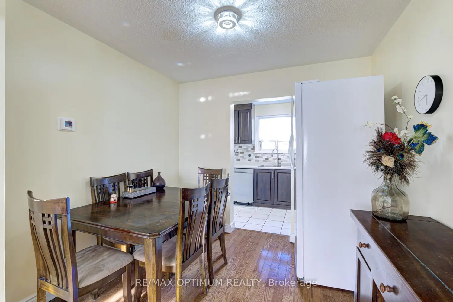 21 Juniper Crescent photo 5
