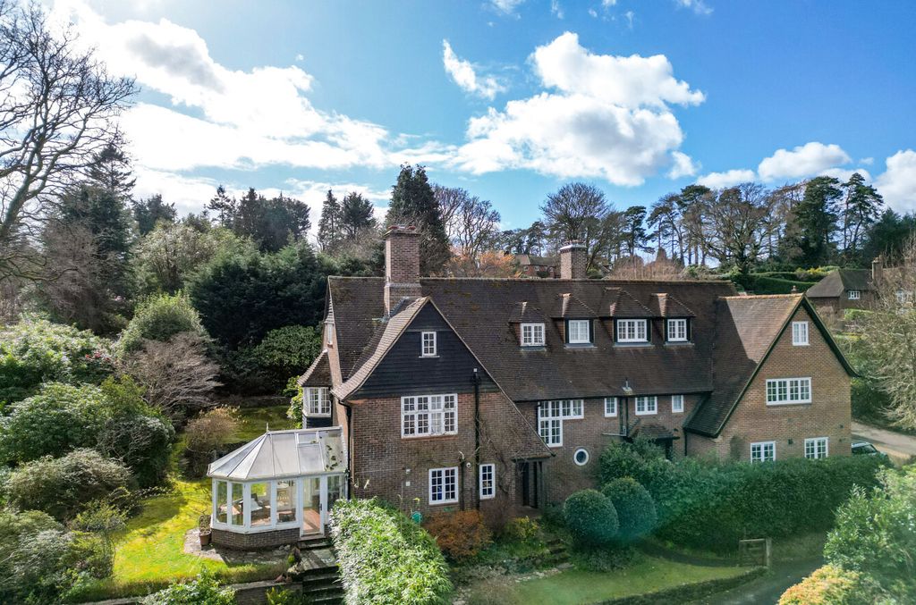 4 bed semi-detached house for saleHaslemere, Surrey GU27