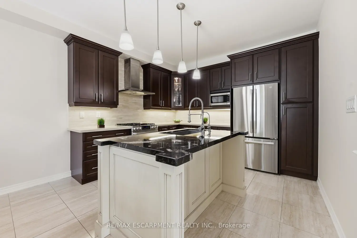 4645 Doug Wright Drive photo 5