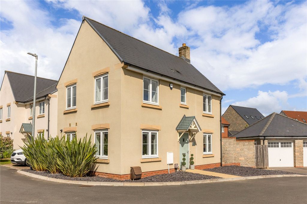 3 bed detached house for saleBellflower Close, Lyde Green, Bristol, Gloucestershire BS16