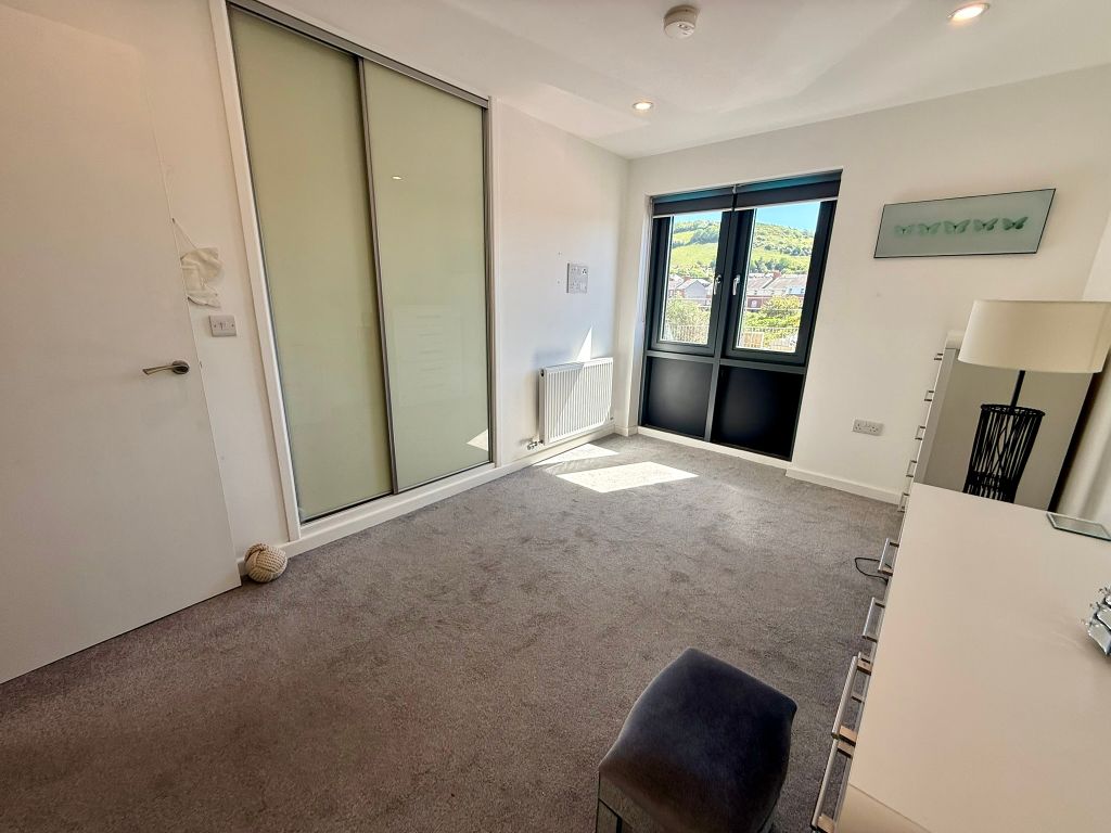 2 bed flat for saleRiverside Terrace, Aberystwyth SY23 photo 5