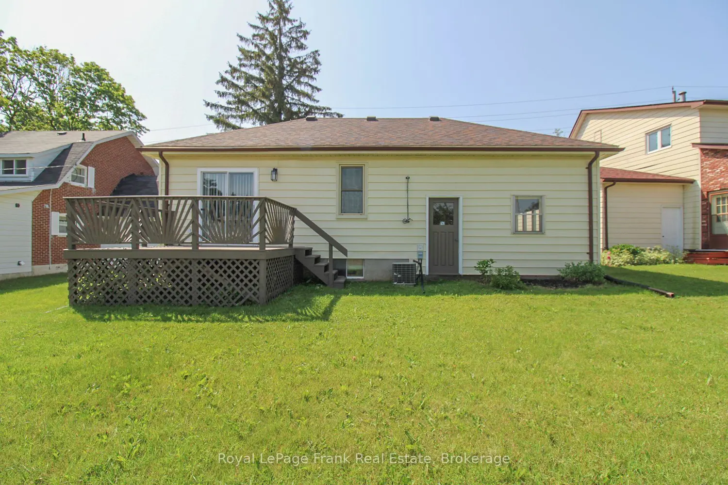 938 Parkhill Road photo 2