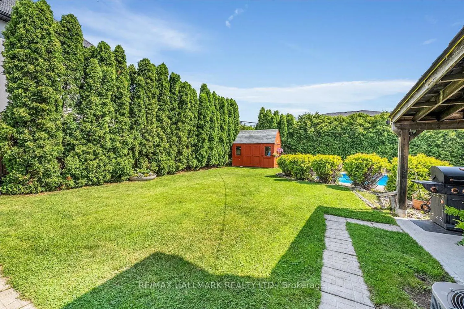 433 Seabourne Drive photo 2