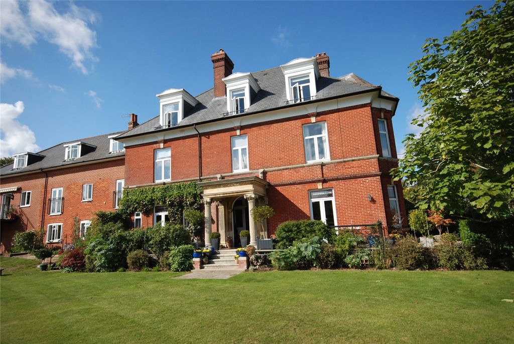 2 bed flat for saleBourne Avenue, Salisbury, Wiltshire SP1