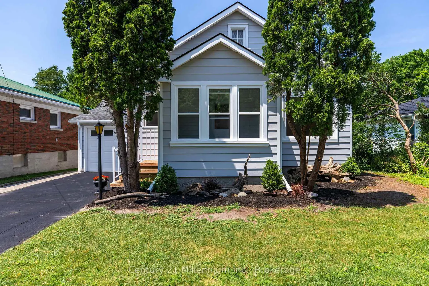902 Huron Terrace