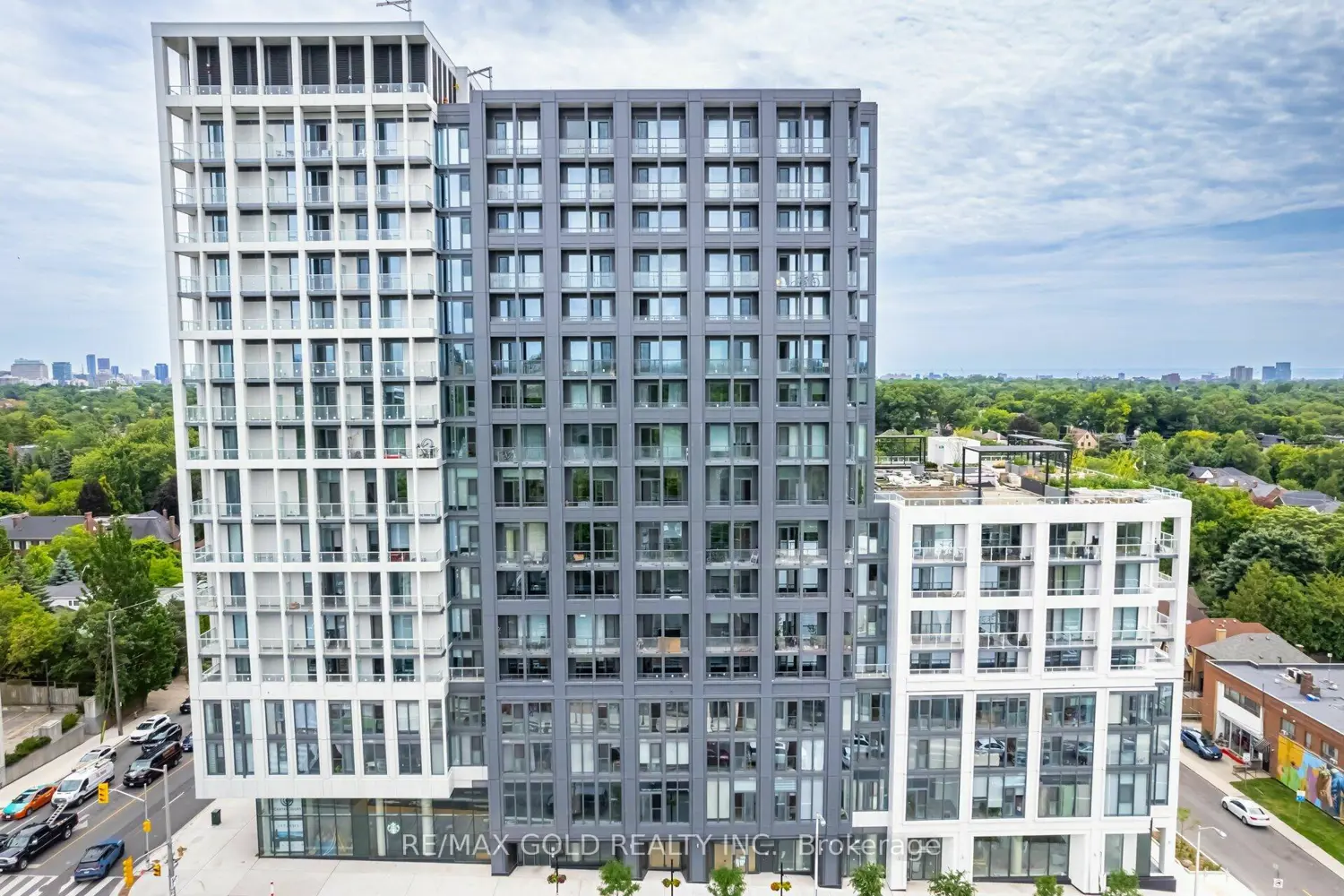 2020 Bathurst Street 216 photo 2