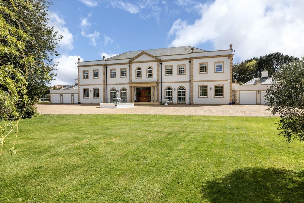 6 bed detached house for saleHigh Street, Angmering, Littlehampton, West Sussex BN16