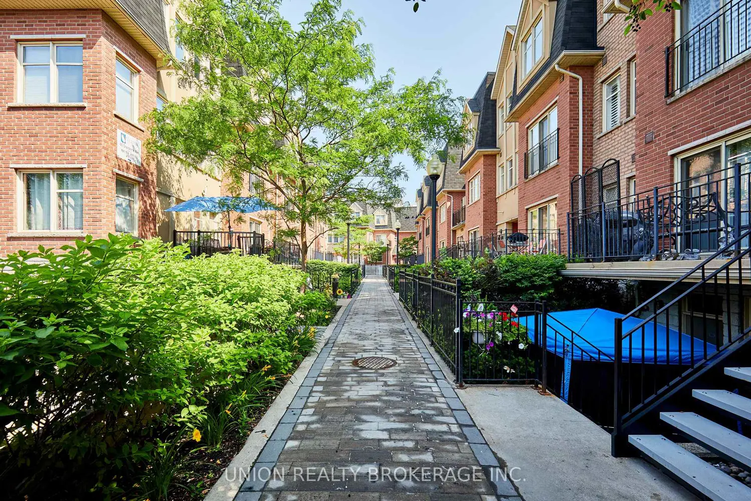 1496 Victoria Park Avenue 256