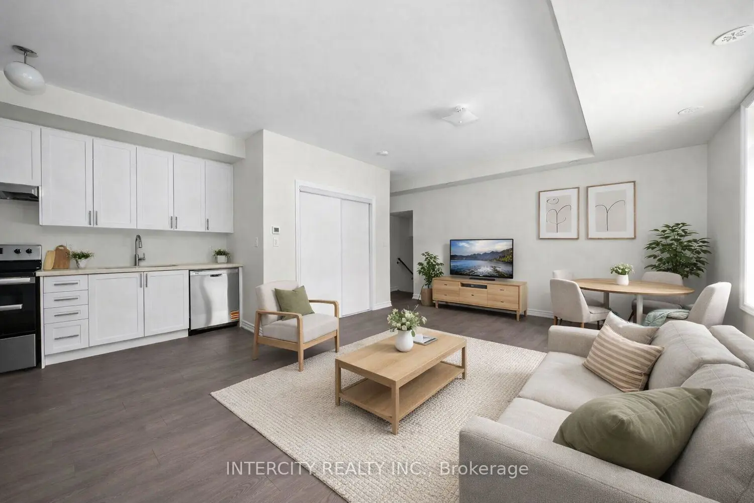 12 Savvy Lane 40Z photo 4
