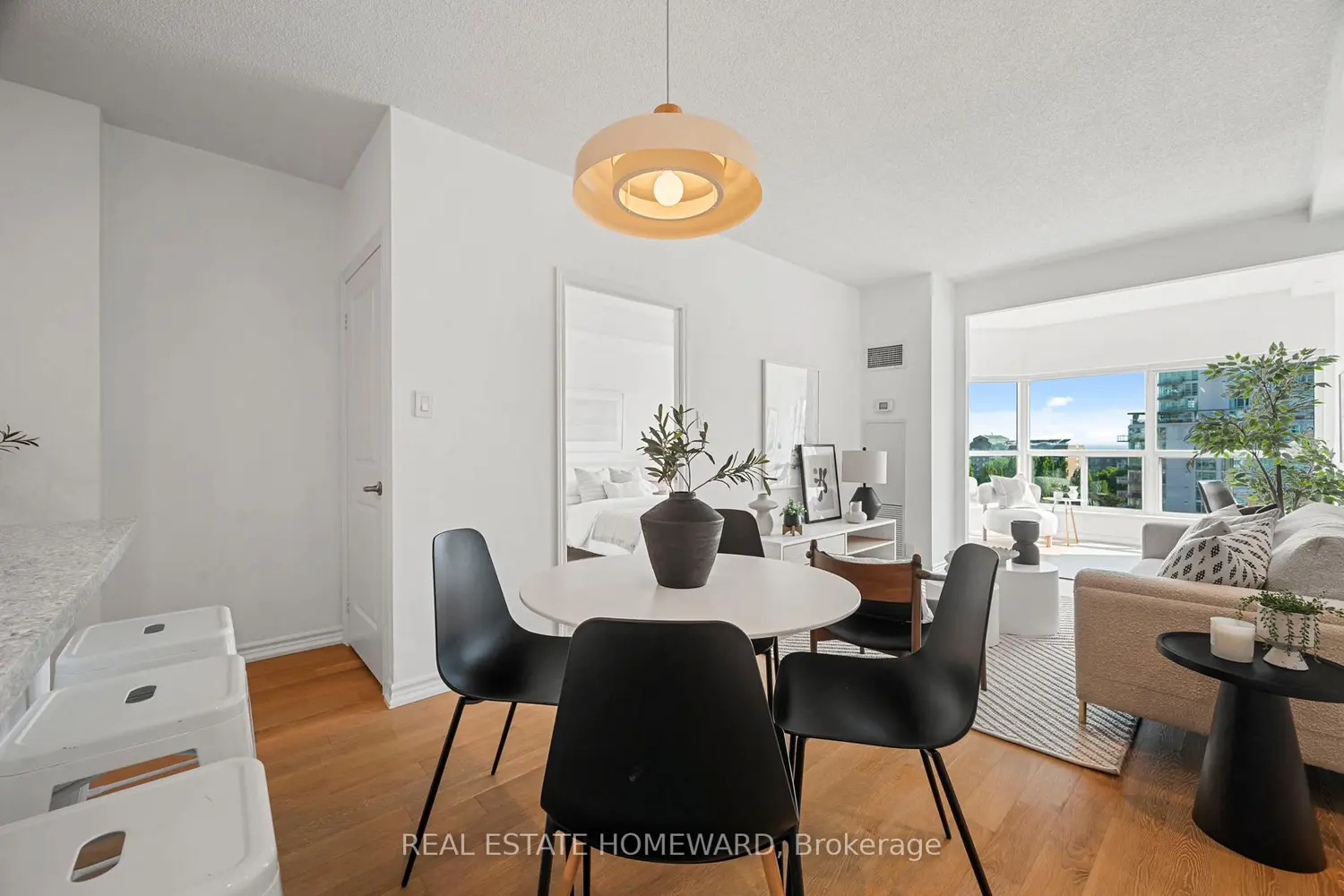 600 Queens Quay 1030 photo 4