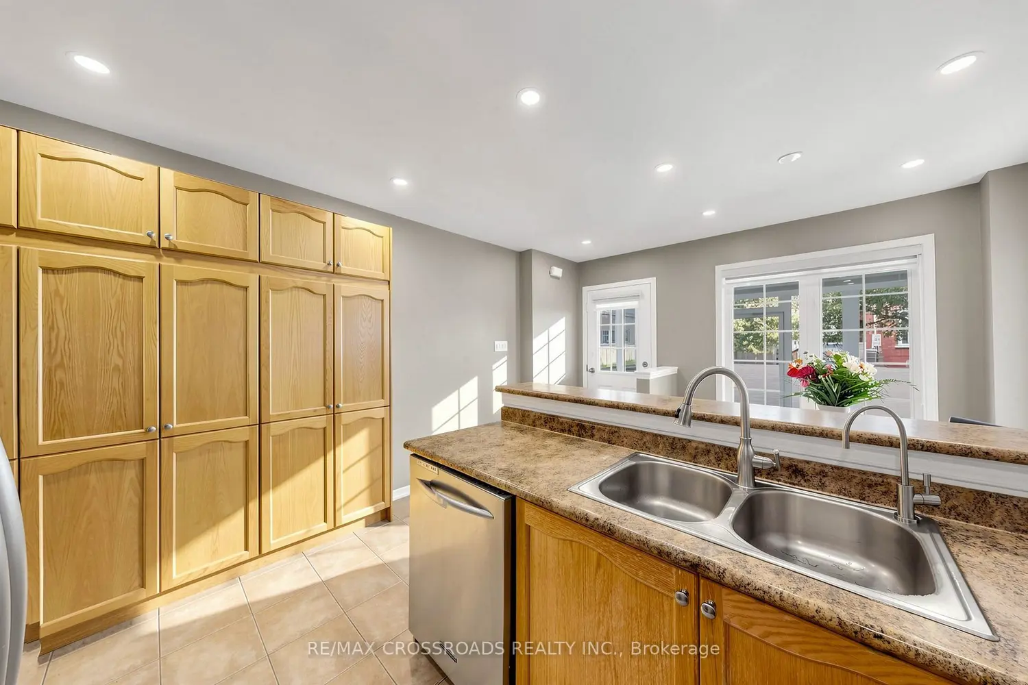41 Prince Charles Way photo 5