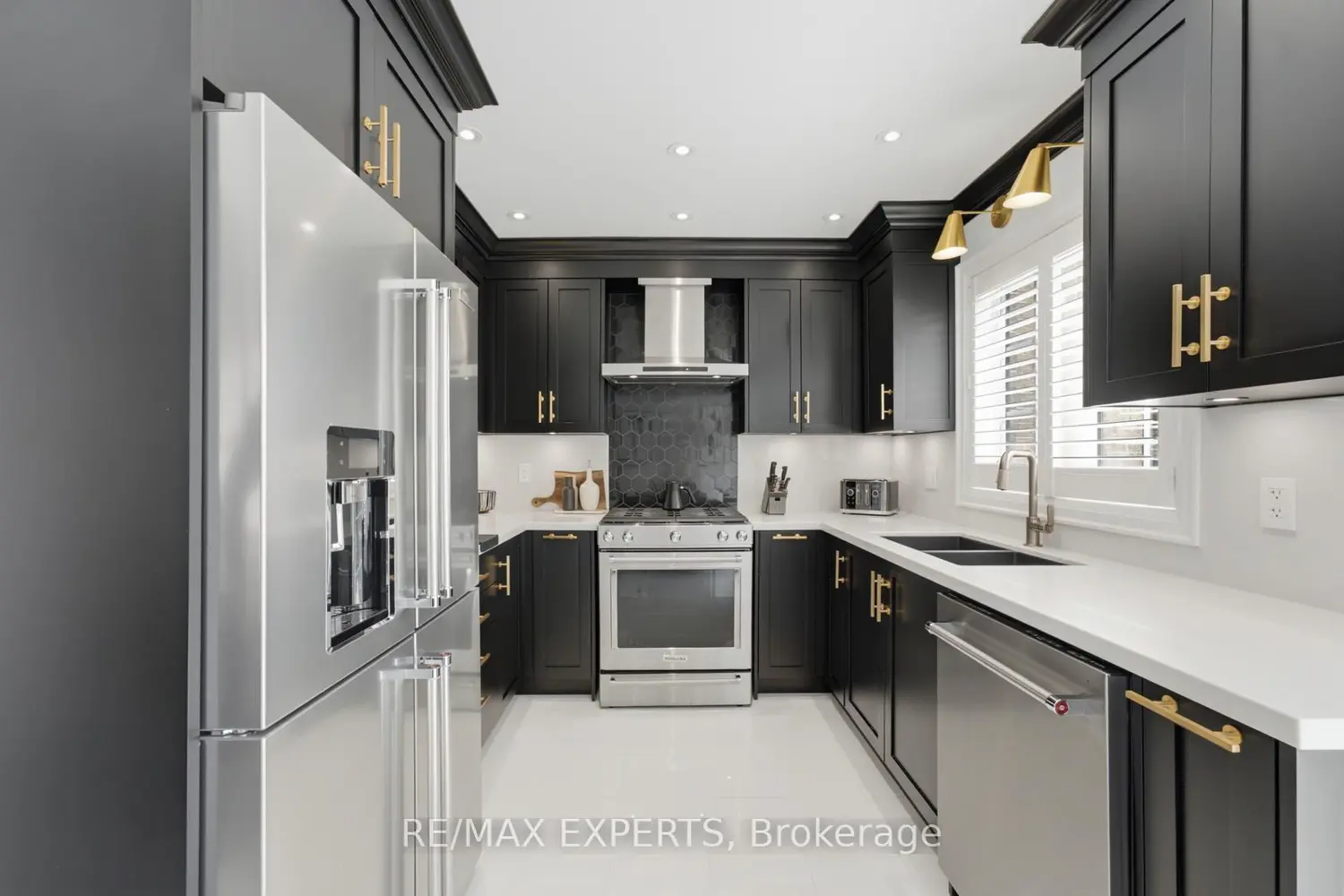 30 Lismer Crescent photo 3