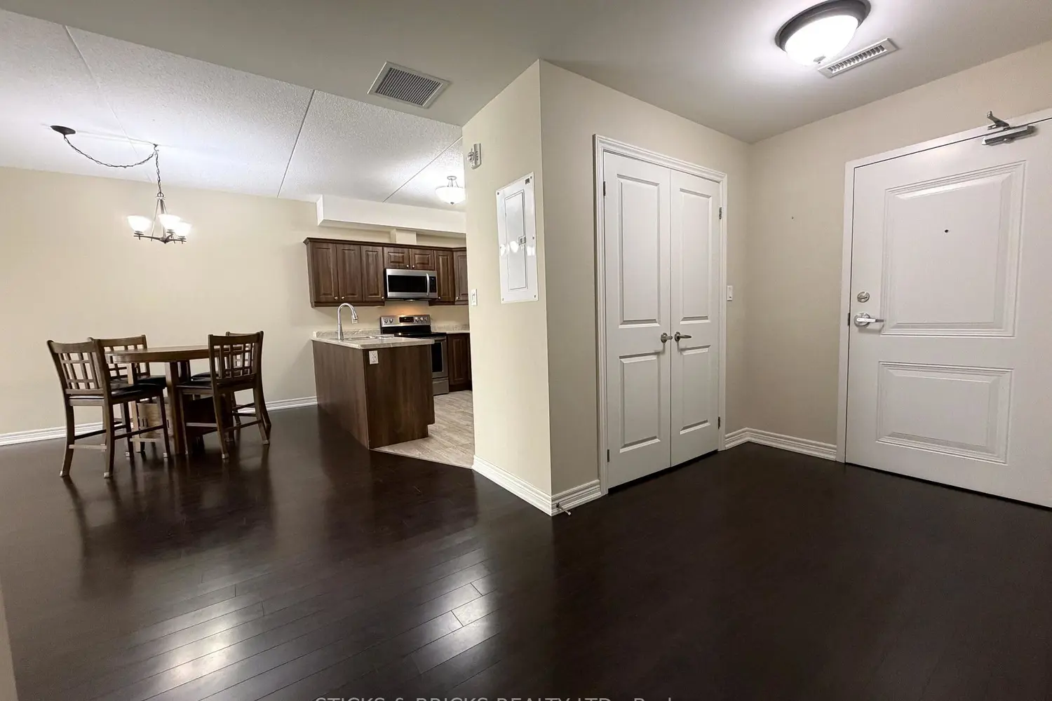 4644 Pettit Avenue 111 photo 4
