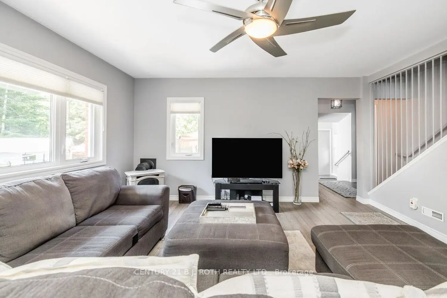 31 Robern Avenue photo 3