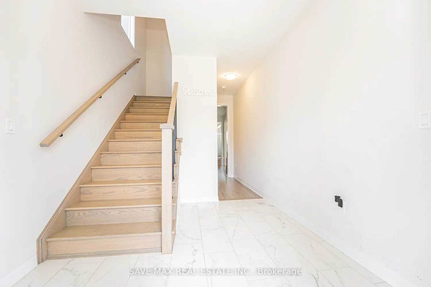 15 Tyler Avenue photo 3