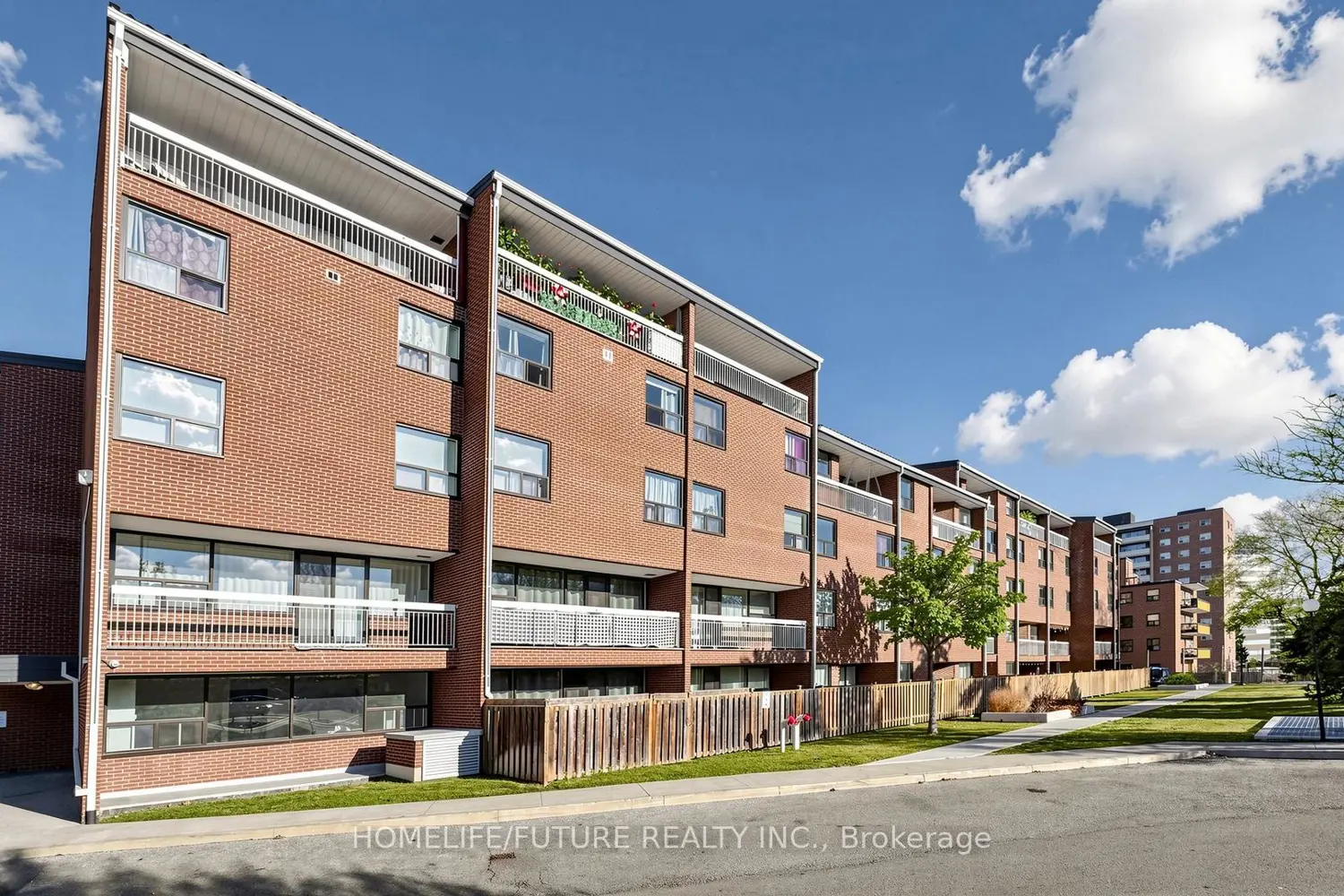4060 Lawrence Avenue 204 photo 2