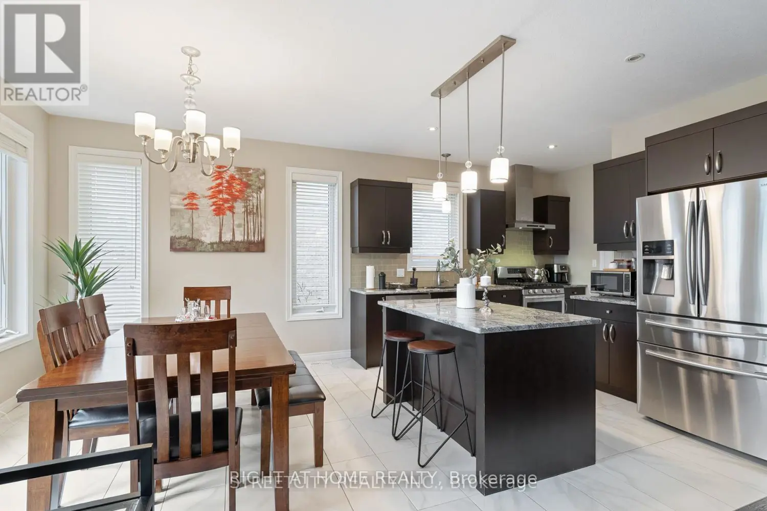 402 Tansbury Street photo 3