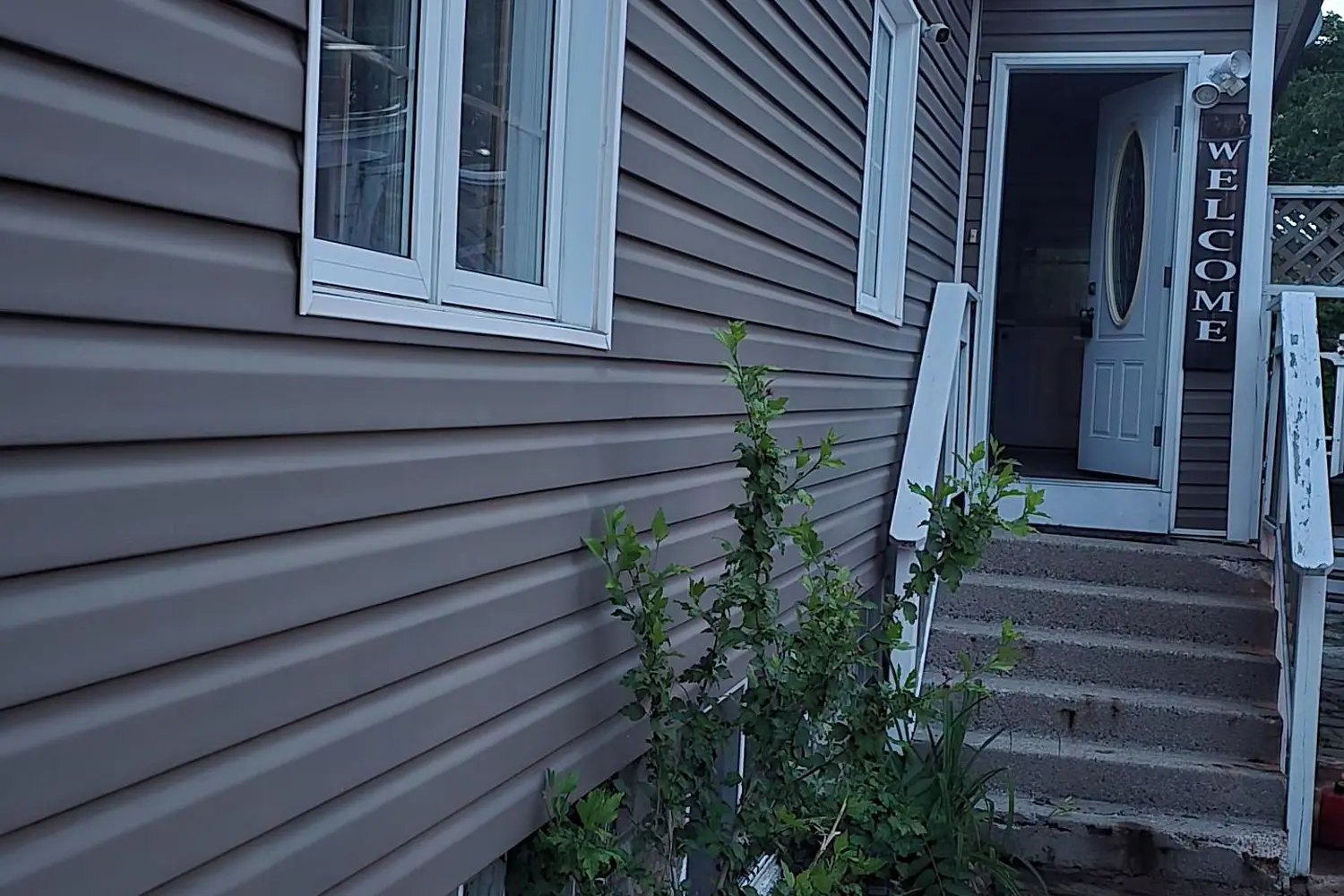 276 Cameron Street photo 3
