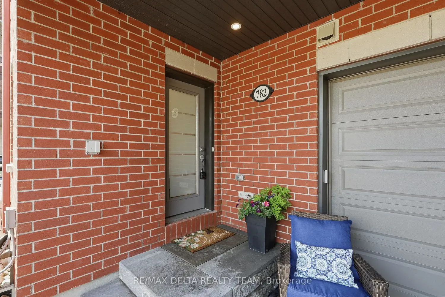 782 Cap Diamant Way