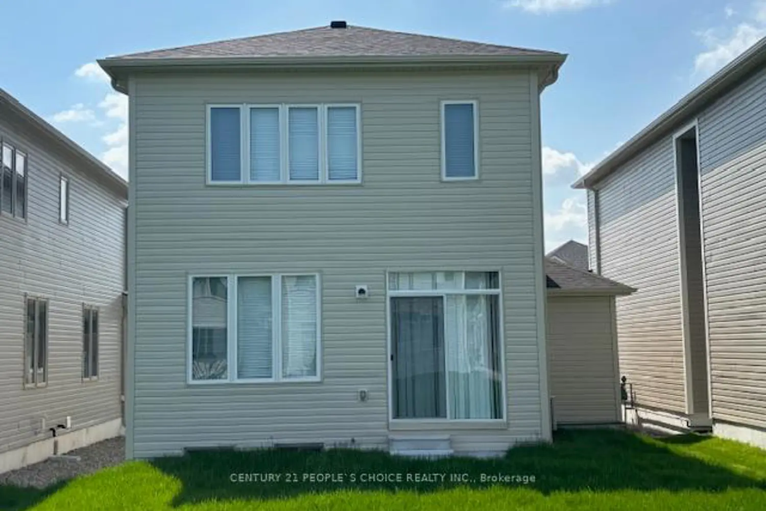 419 Black Cherry Crescent photo 2