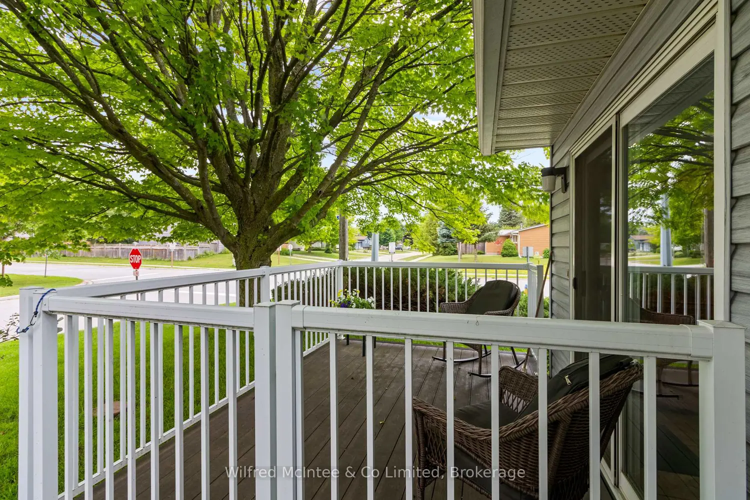 455 Bruce Street photo 4
