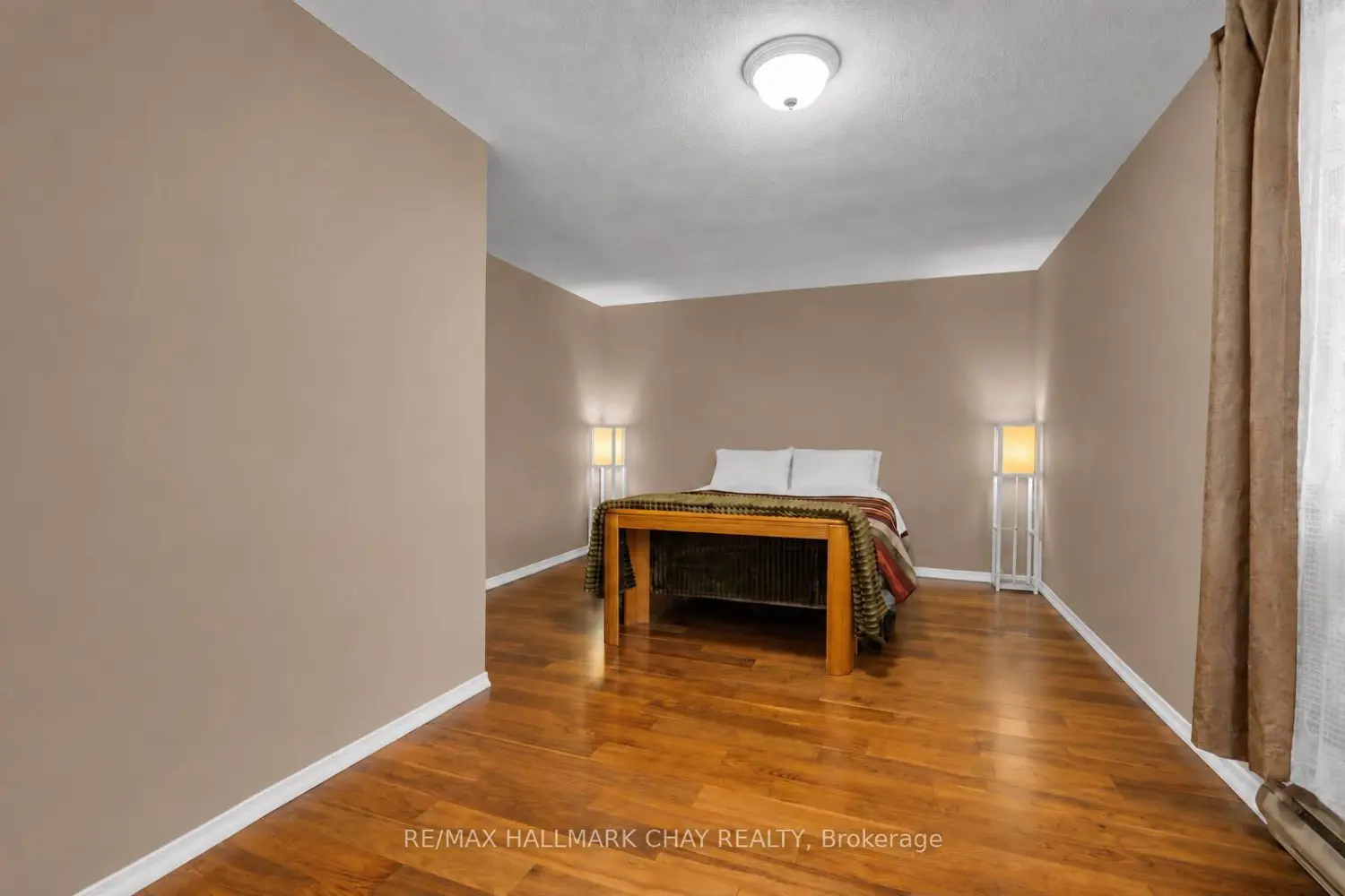1 Quail Crescent 103 photo 5