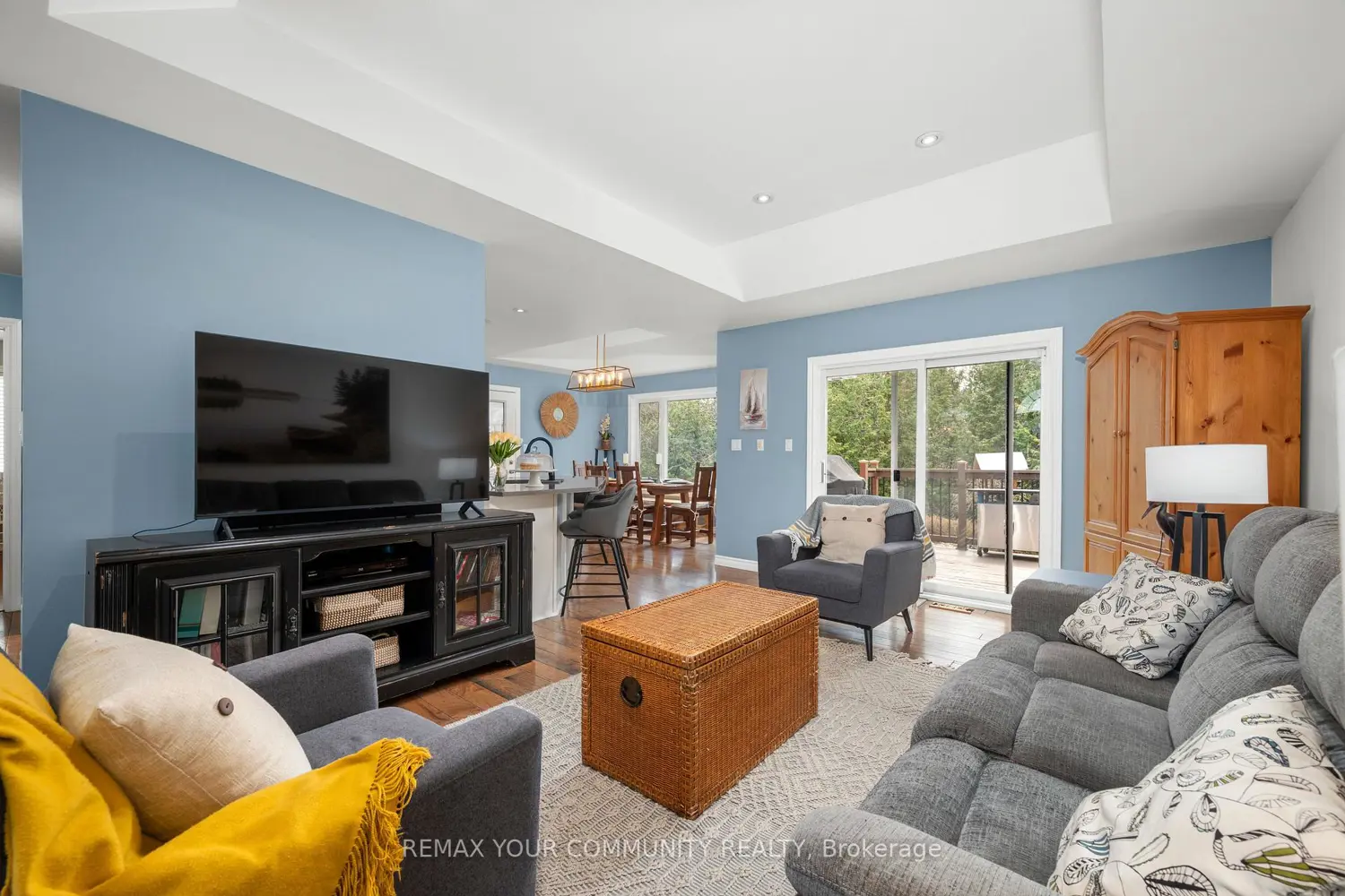 8 Champlain Boulevard photo 4