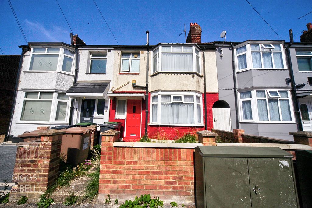 Land for saleShelley Road, Luton, Bedfordshire LU4