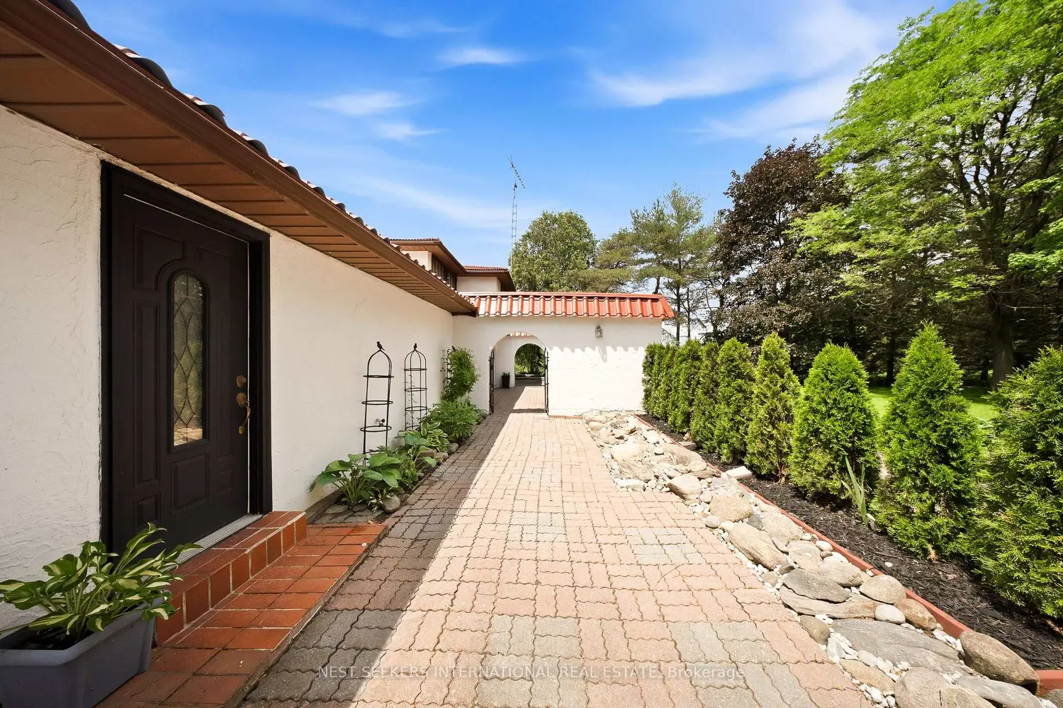 17520 Keele Street photo 4