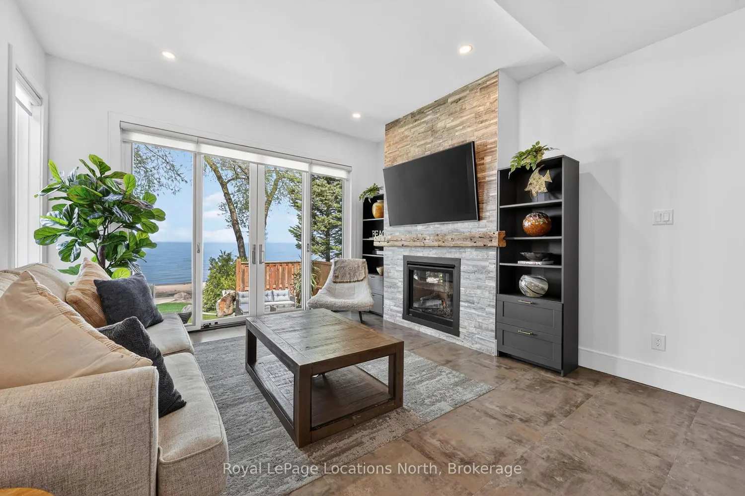 2206 Tiny Beaches Road photo 4