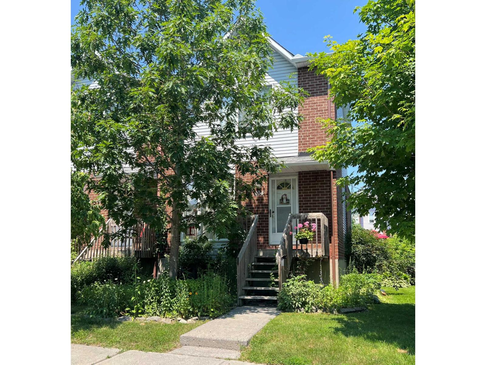 204Z Rue Madaire