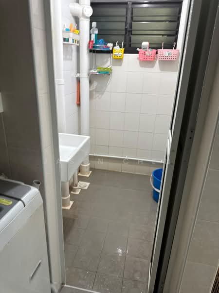 415 Pandan Gardens photo 5