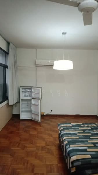 370 Thomson Road photo 3