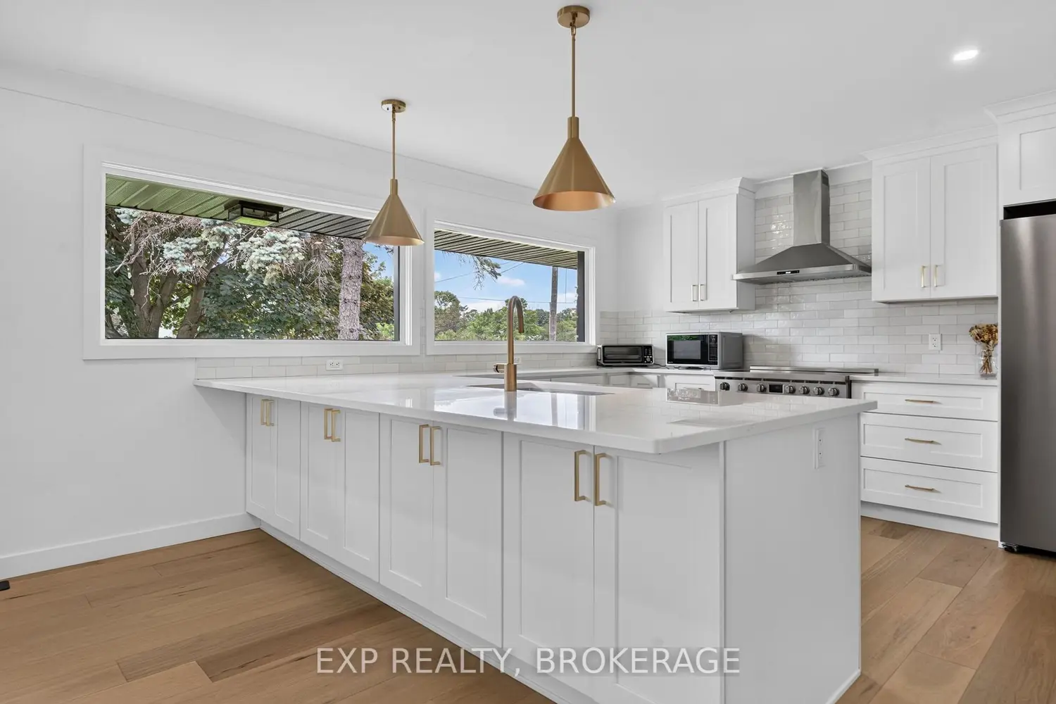 1802 Sydenham Road photo 3