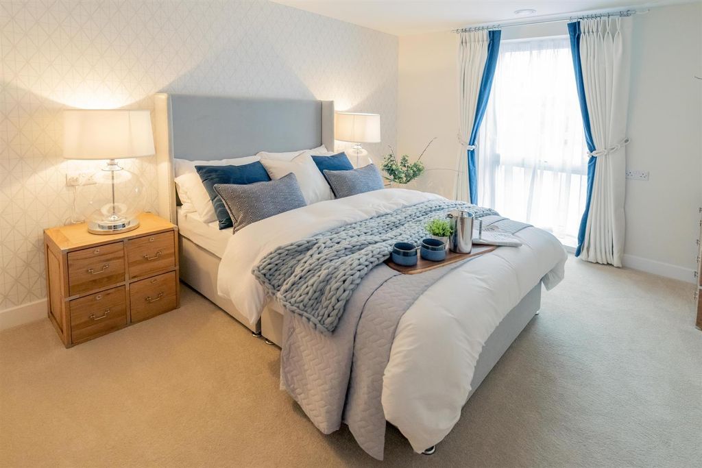 2 bed flat for saleMonument Place, Endless Street, Salisbury SP1 photo 5