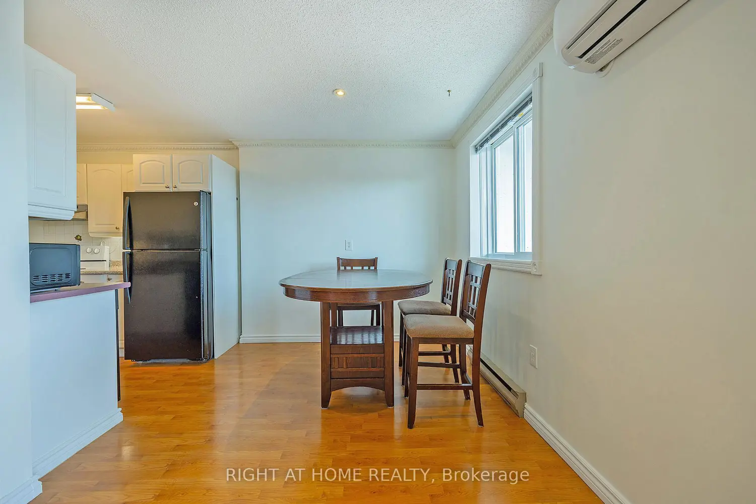 986 Huron Street 701 photo 5