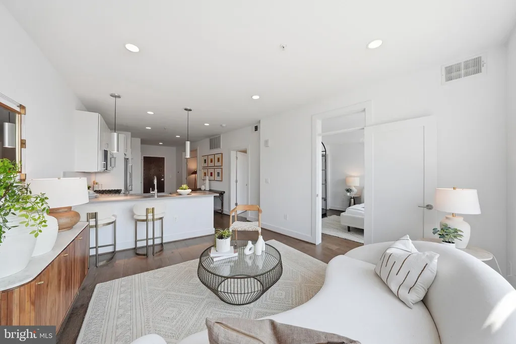 2337 Champlain Street NW Unit 305, Washington, DC 20009 photo 3