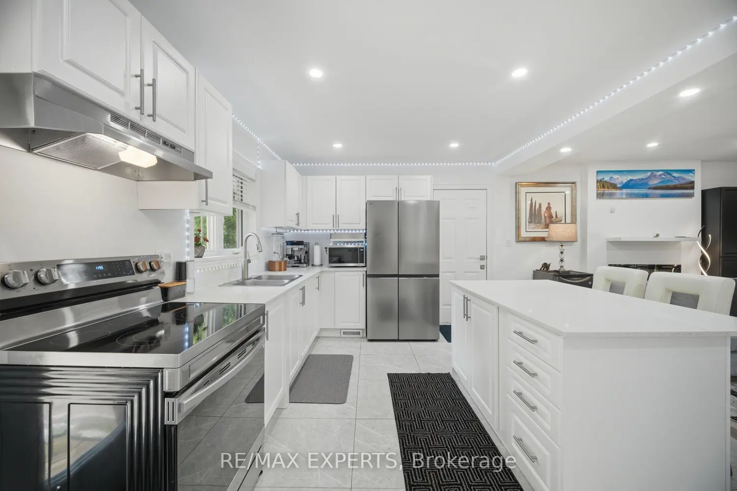 3211 Cove Avenue photo 3