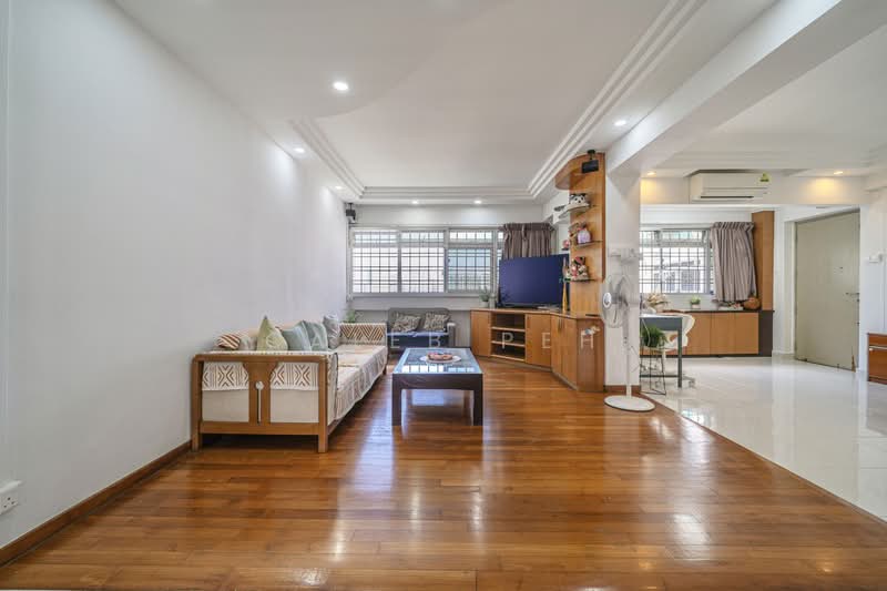 706 Pasir Ris Drive 10 photo 2