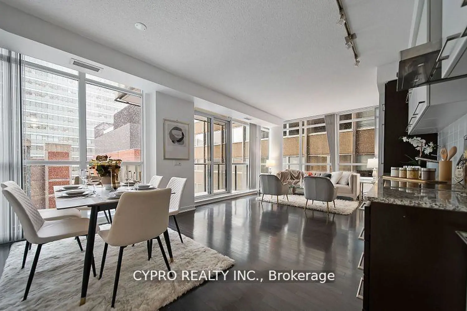 770 Bay Street 601 photo 4