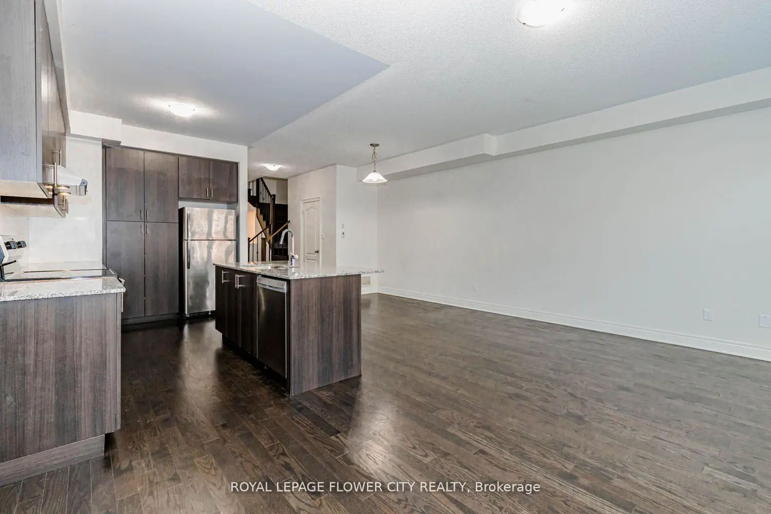 462 Sheaffe Place photo 5