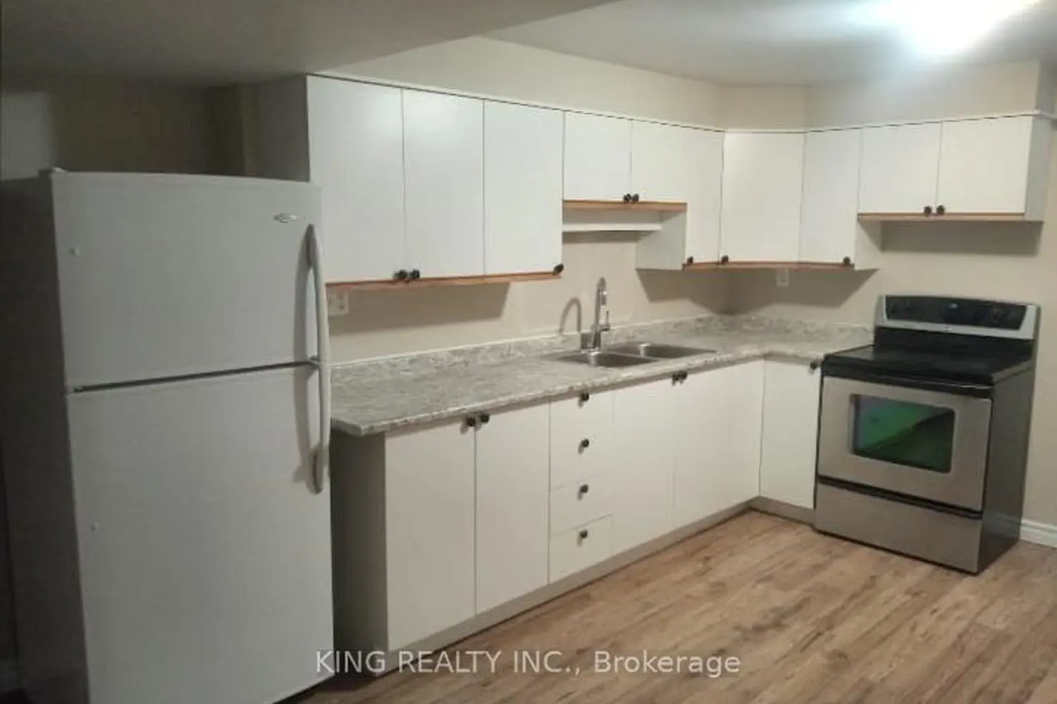 526 Grove Street photo 5